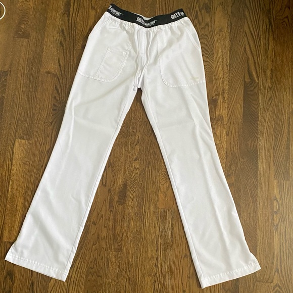 Grey’s Anatomy set scrubs top and bottom - Picture 3 of 6